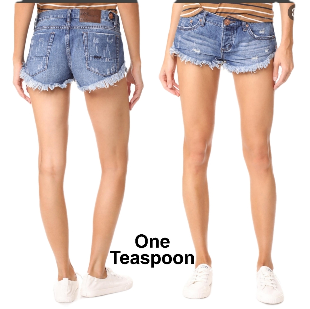 One teaspoon NO 2's  low waist short rise curved hem shorts size 23